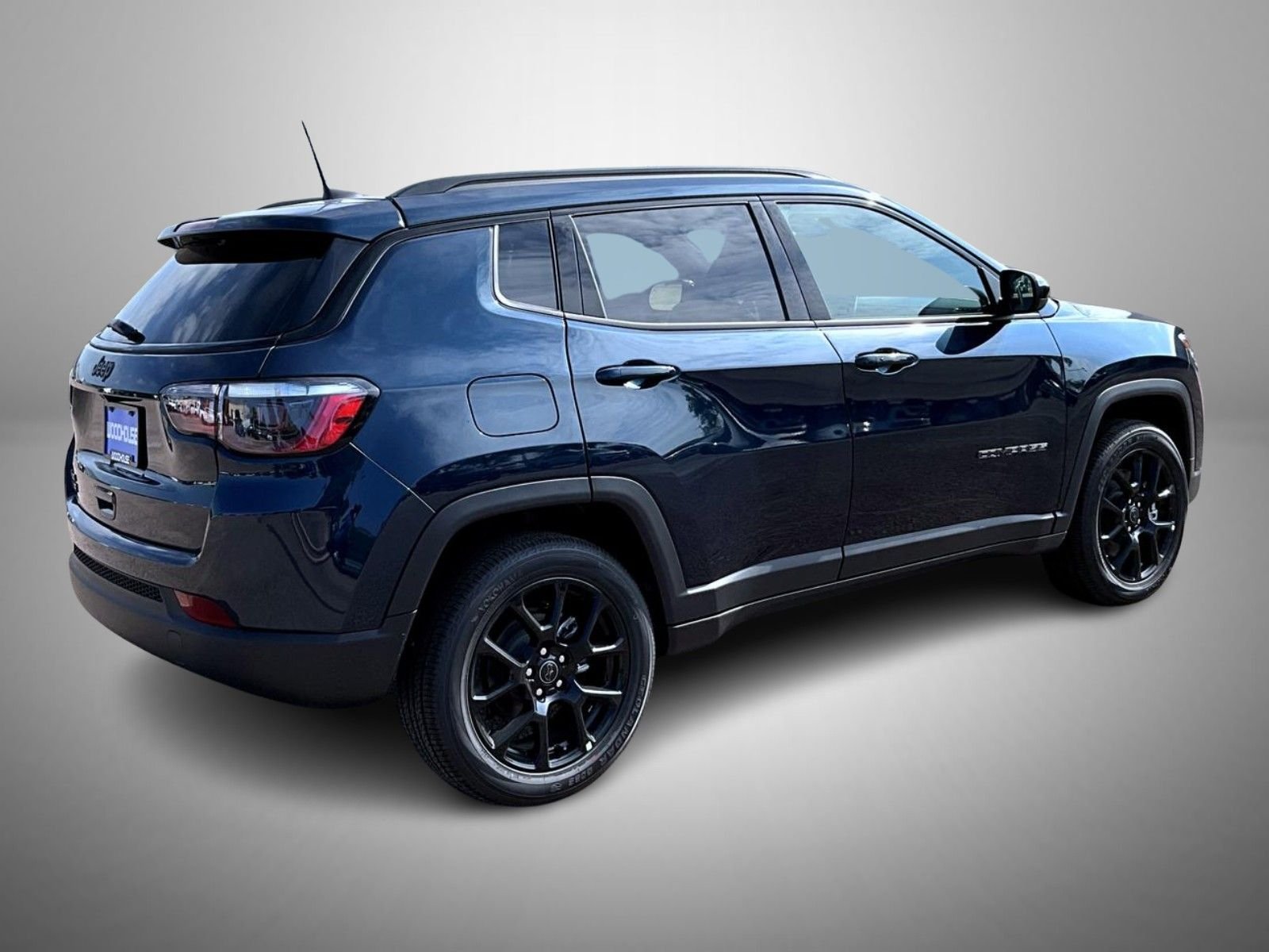 New 2026 Fathom Blue Pearl-Coat Exterior Paint Jeep Latitude image 5
