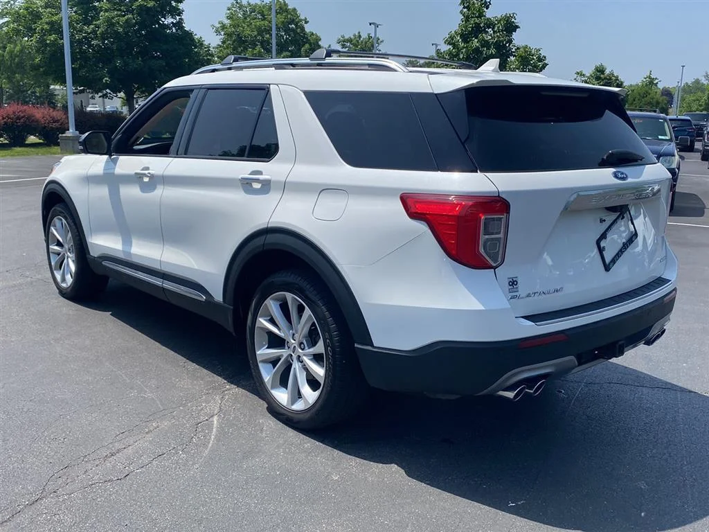 Used 2022 Star White Metallic Tri-Coat Ford Platinum image 9