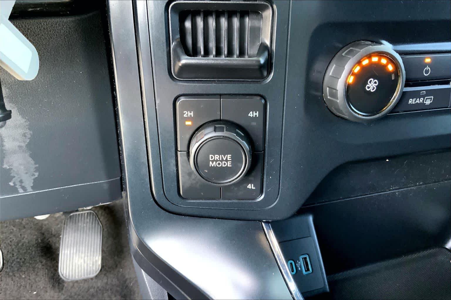 Used 2022 Iconic Silver Metallic Ford XL image 30