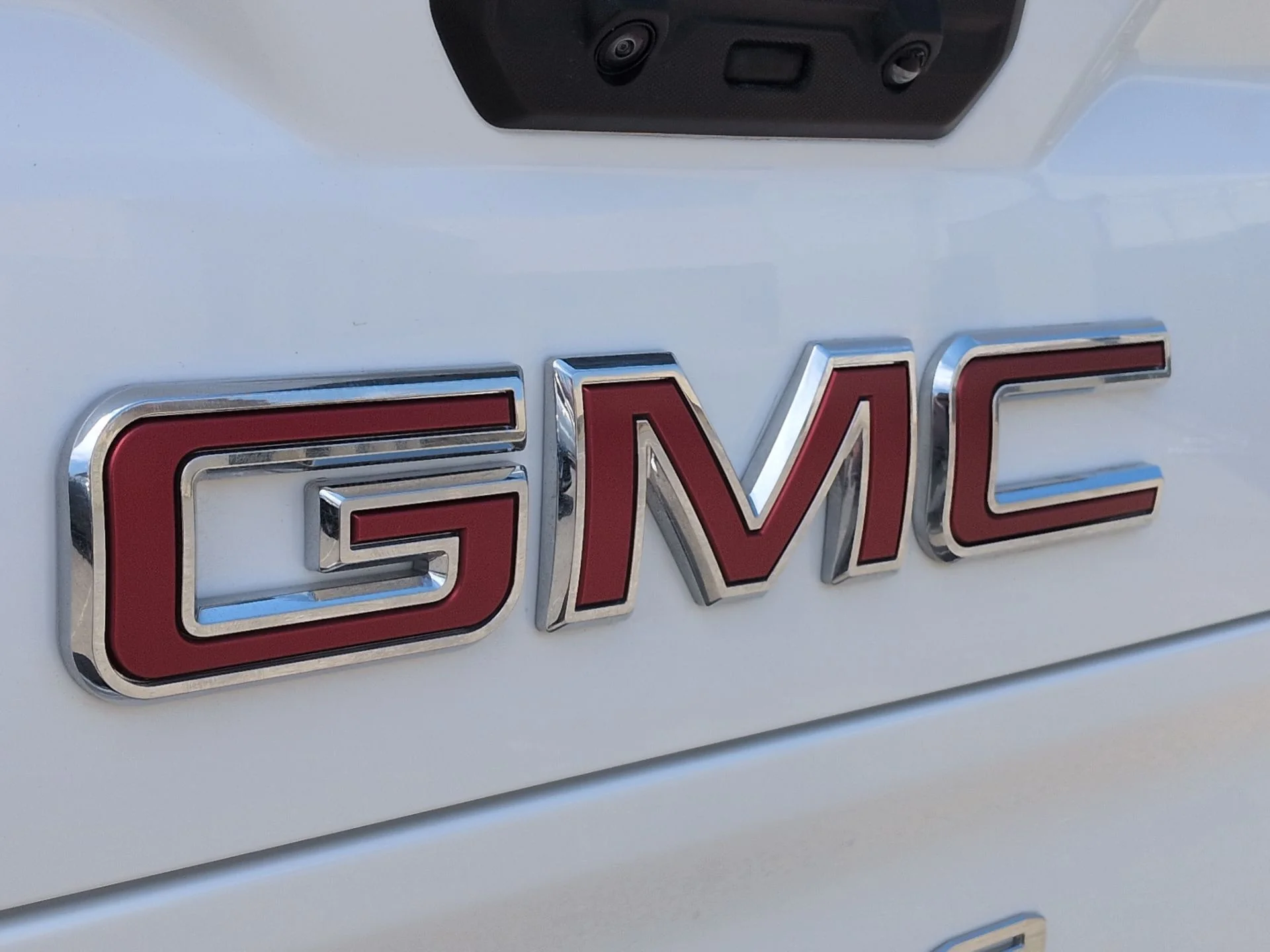 Used 2024 White GMC AT4 image 32