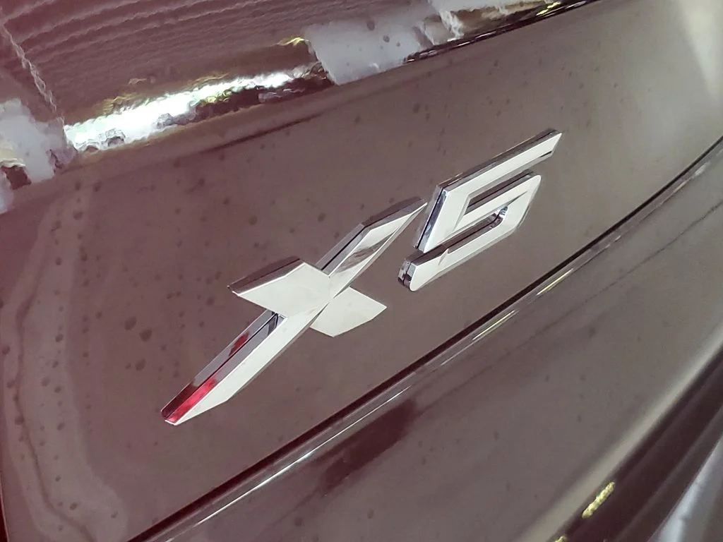 New 2026 Black Sapphire Metallic BMW sDrive40i image 6