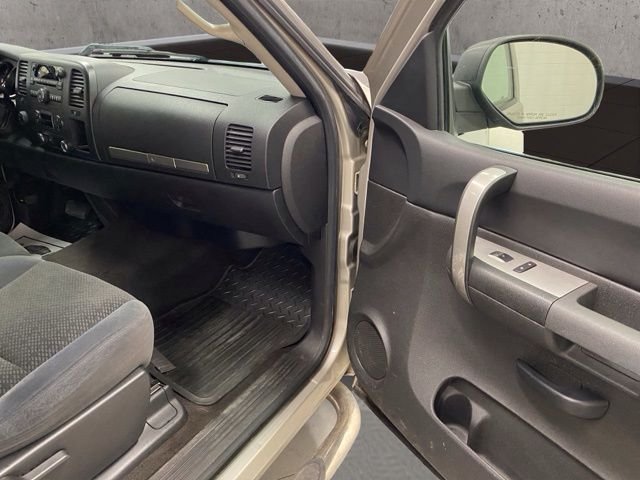 Used 2008 Silver Chevrolet LT image 18