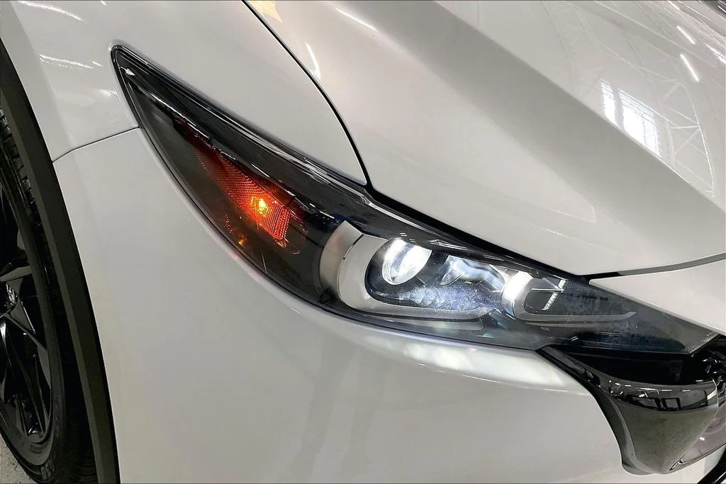 Certified Used 2025 White Mazda 2.5 S Carbon Edition image 29
