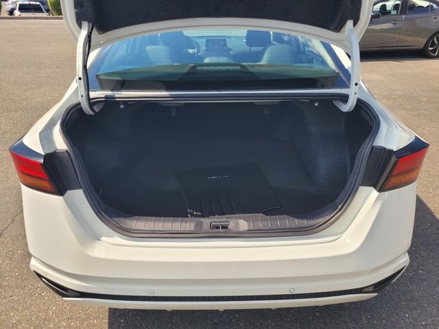 Used 2025 White Nissan 2.5 S image 11