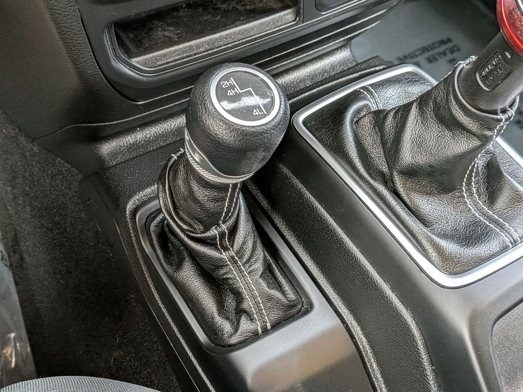 Used 2018 Gray Jeep Unlimited Sahara image 24