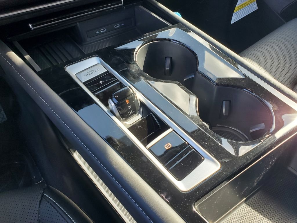 New 2026 Black Volkswagen 2.0T SE w/Technology image 12