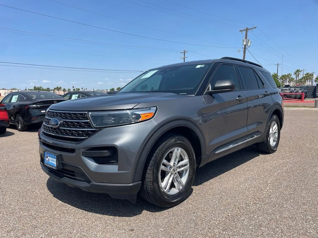 Used 2024 Gray Ford XLT image 3