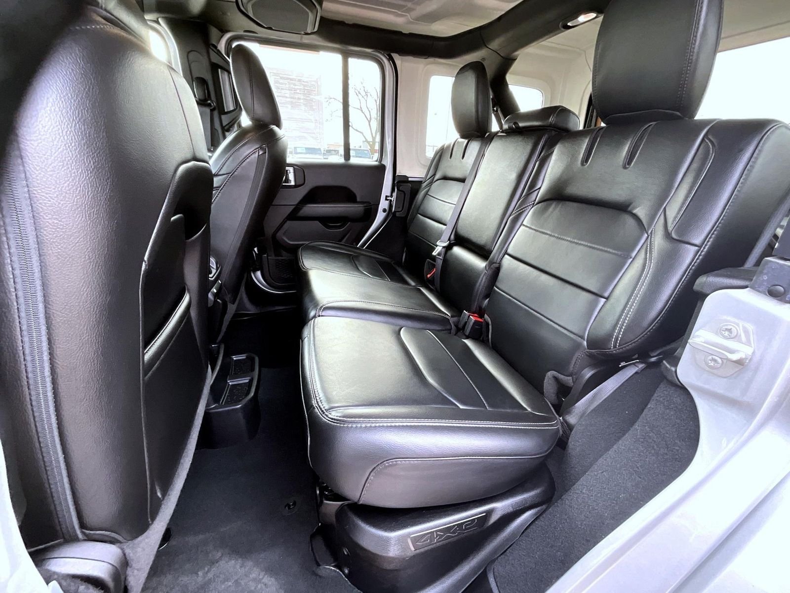 Used 2023 Silver Jeep Sahara 4xe image 20