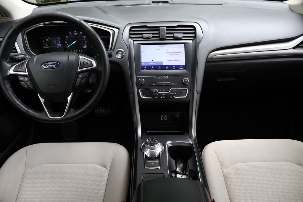 2020 Ford Fusion SE - Photo 16