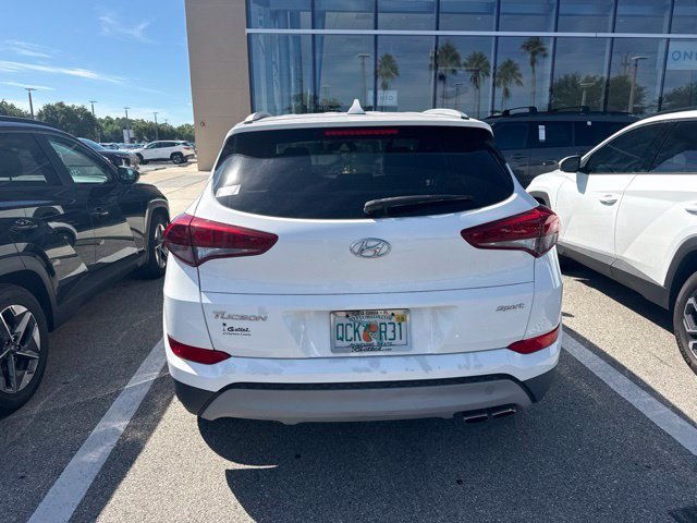 Used 2018 Dazzling White Hyundai Sport image 6