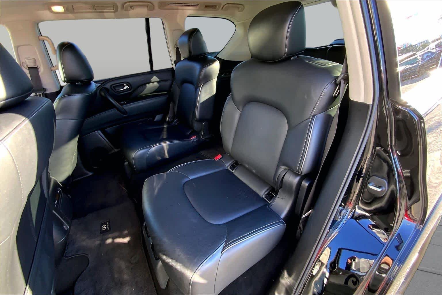 Used 2020 Black Obsidian INFINITI LUXE image 18