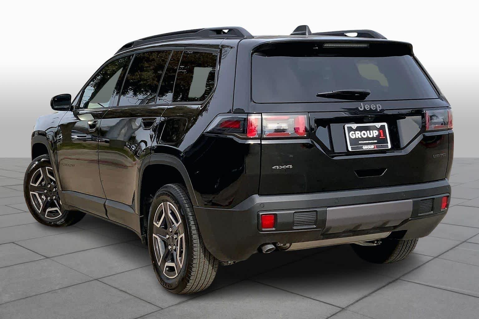 New 2026 Diamond Black Crystal Pearlcoat Jeep Limited image 12