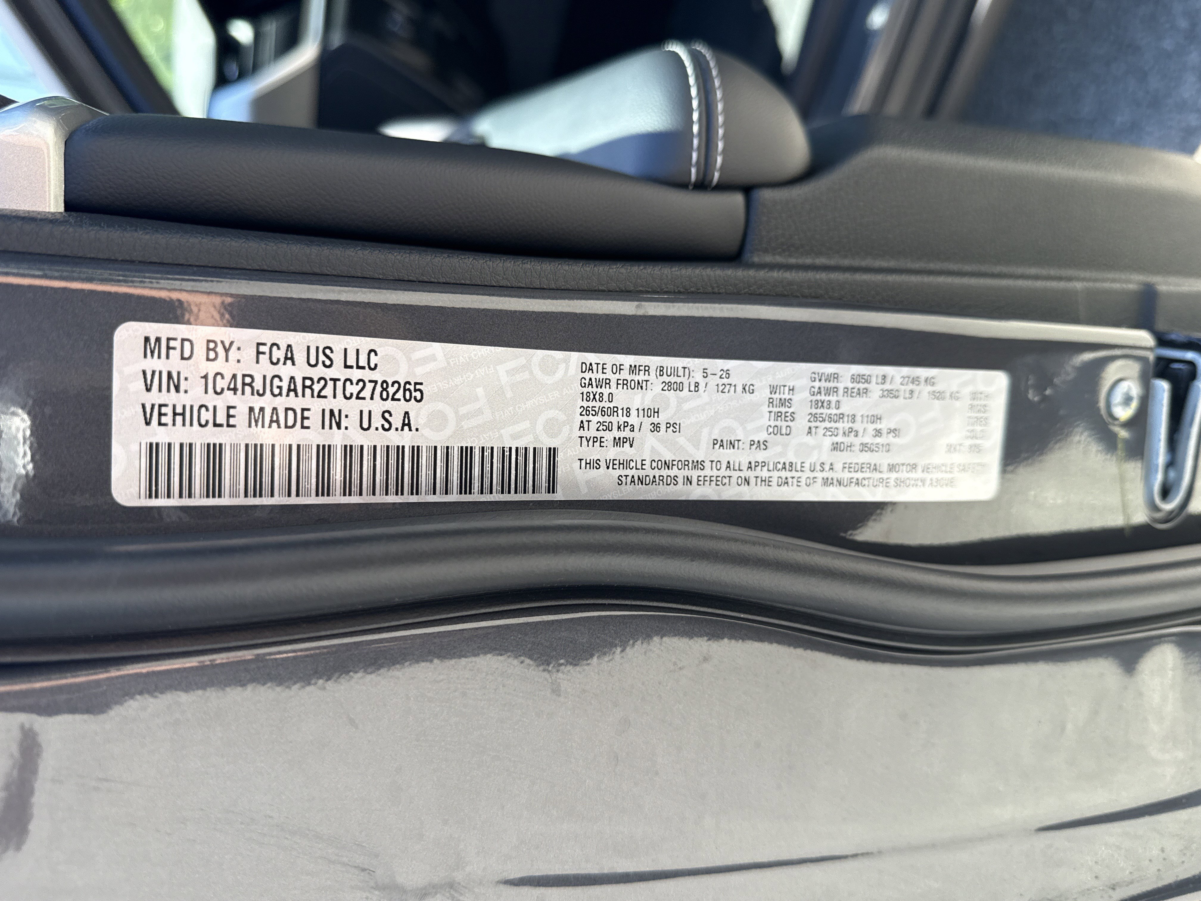 New 2026 Baltic Gray Metallic Clear-Coat Exterior Paint Jeep Altitude image 34