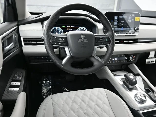 New 2025 White Mitsubishi SEL S-AWC image 22