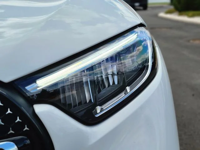 Used 2023 White Mercedes-Benz GLC 300 image 10