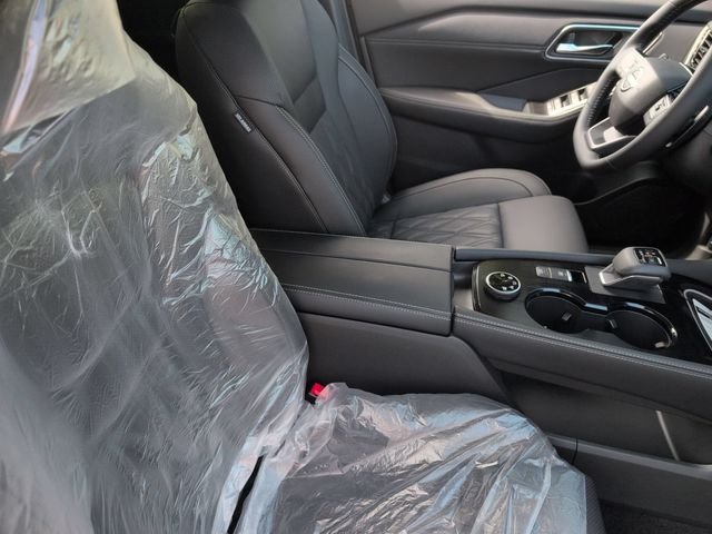 New 2026 Scarlet Ember Tintcoat Nissan Platinum image 27