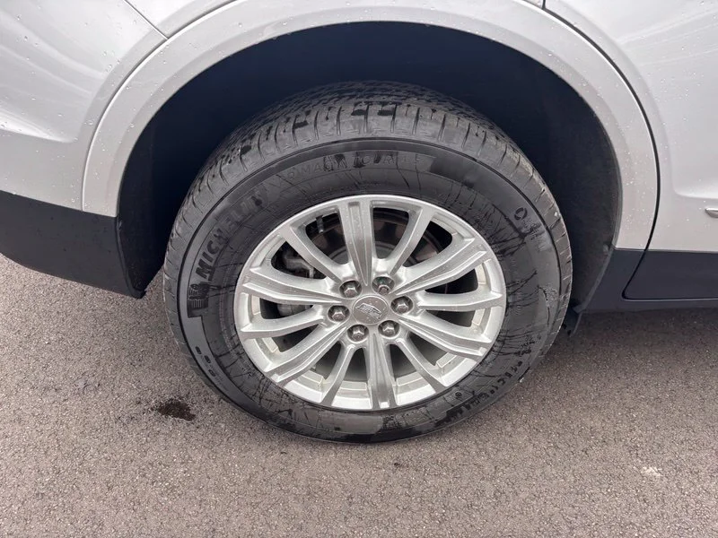 Used 2019 Silver Cadillac Base image 17