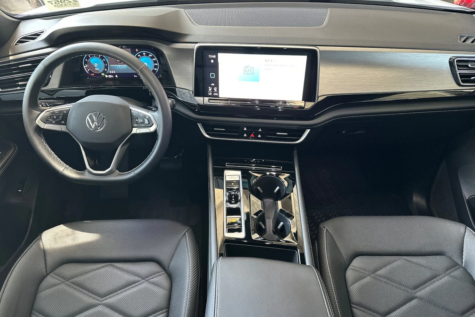 New 2026 White Volkswagen 2.0T SE w/Technology image 11