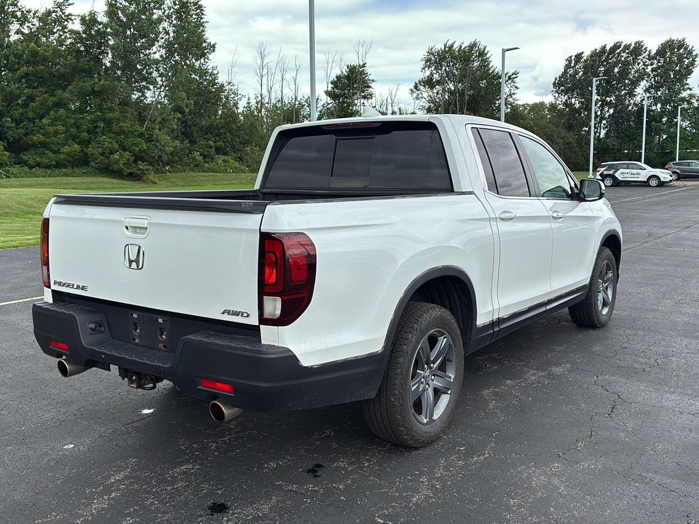 Used 2023 Platinum White Pearl Honda RTL image 18