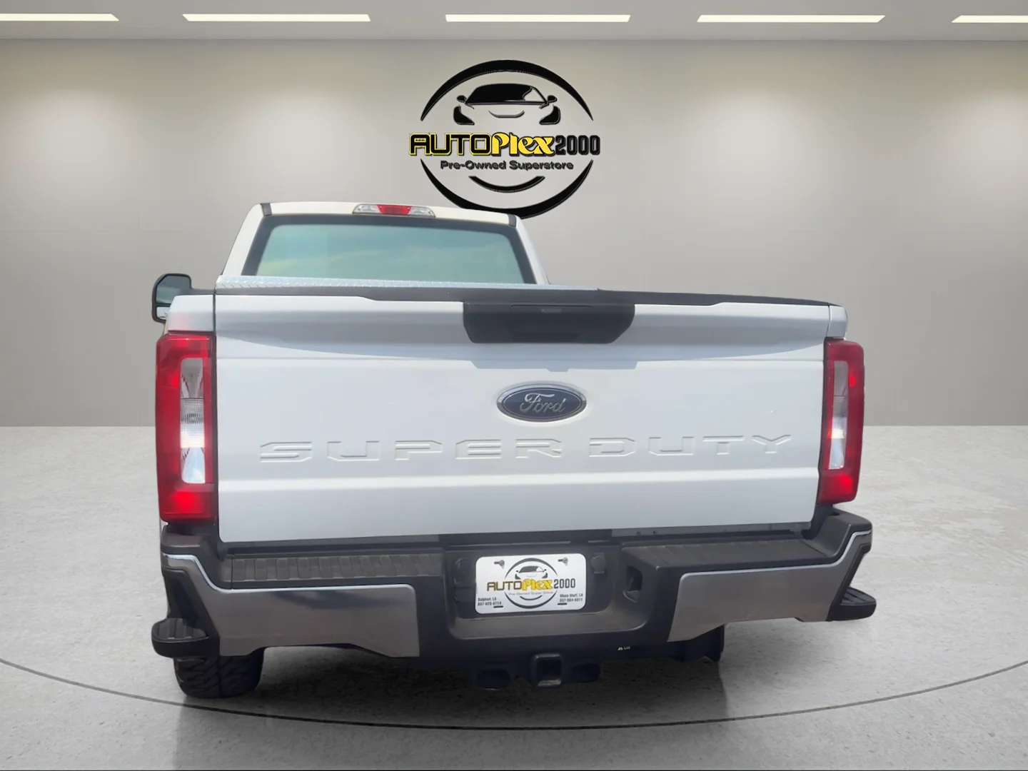 Used 2018 White Ford XL image 6