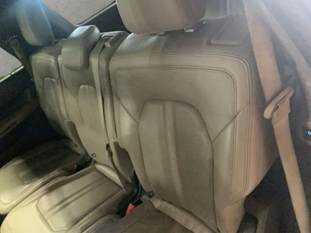 Used 2018 White Ford Limited image 9