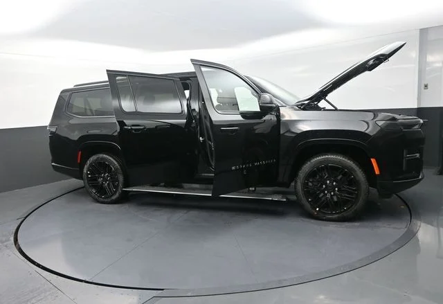 New 2026 High Gloss Black Exterior Paint Jeep Limited Reserve image 34