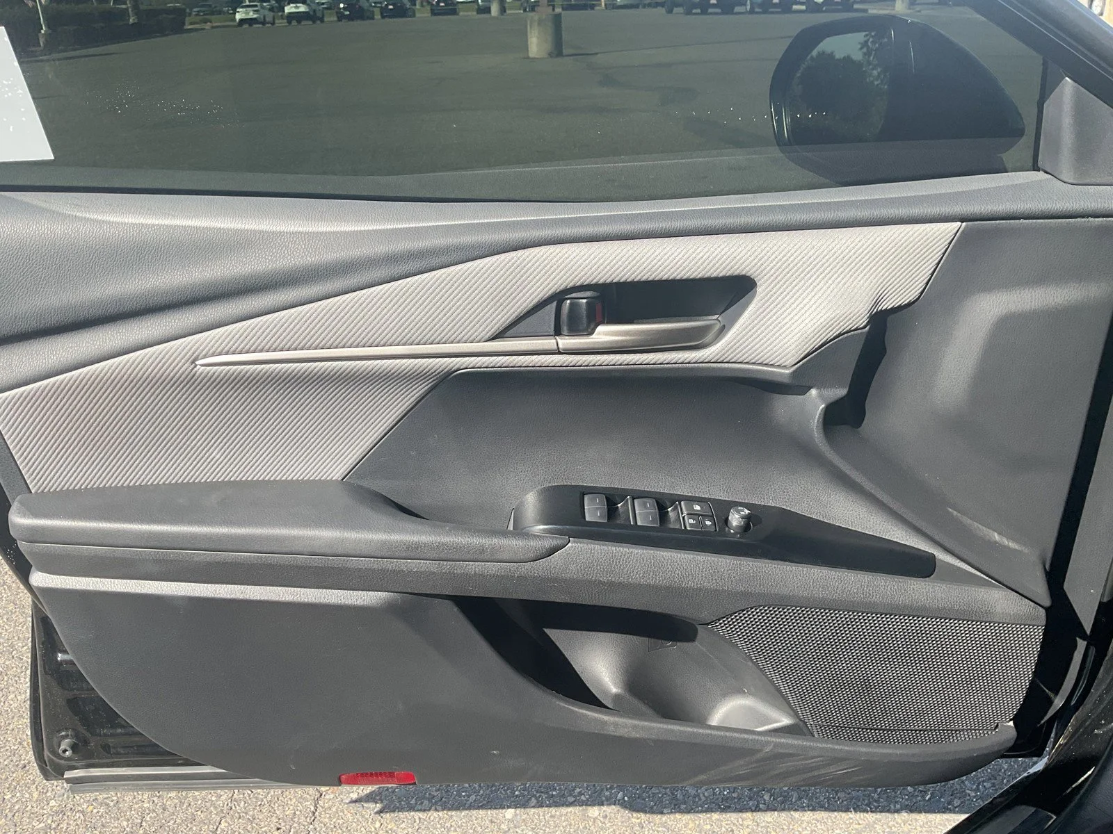 2025 Toyota Camry SE - Photo 24