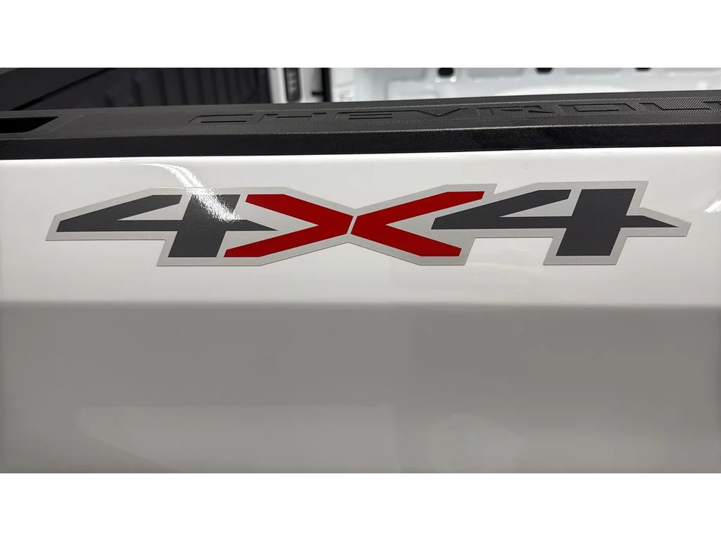 Used 2025 Summit White Chevrolet Custom image 4
