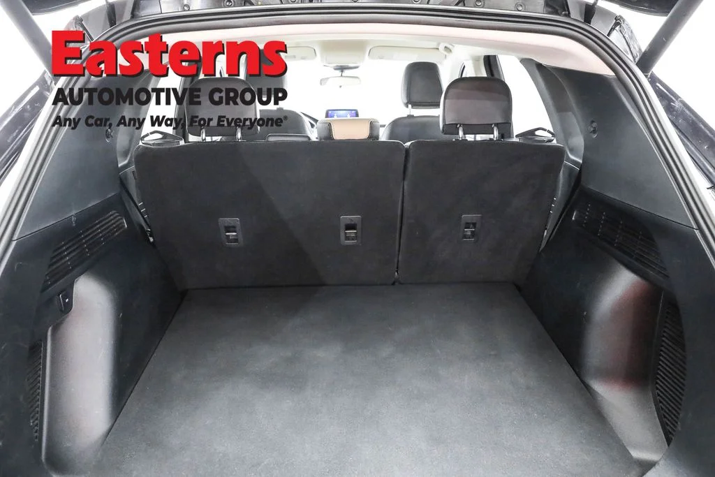 Used 2021 Black Ford SEL image 9