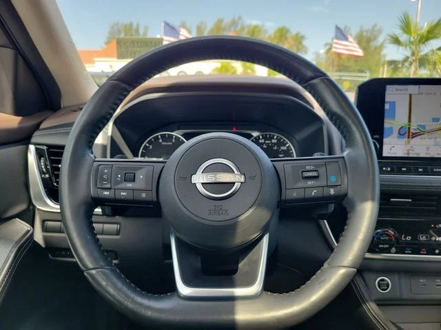 Used 2023 White Nissan SL image 22