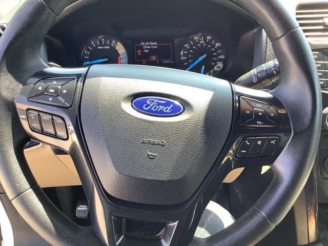 Used 2016 Oxford White Ford Base image 28