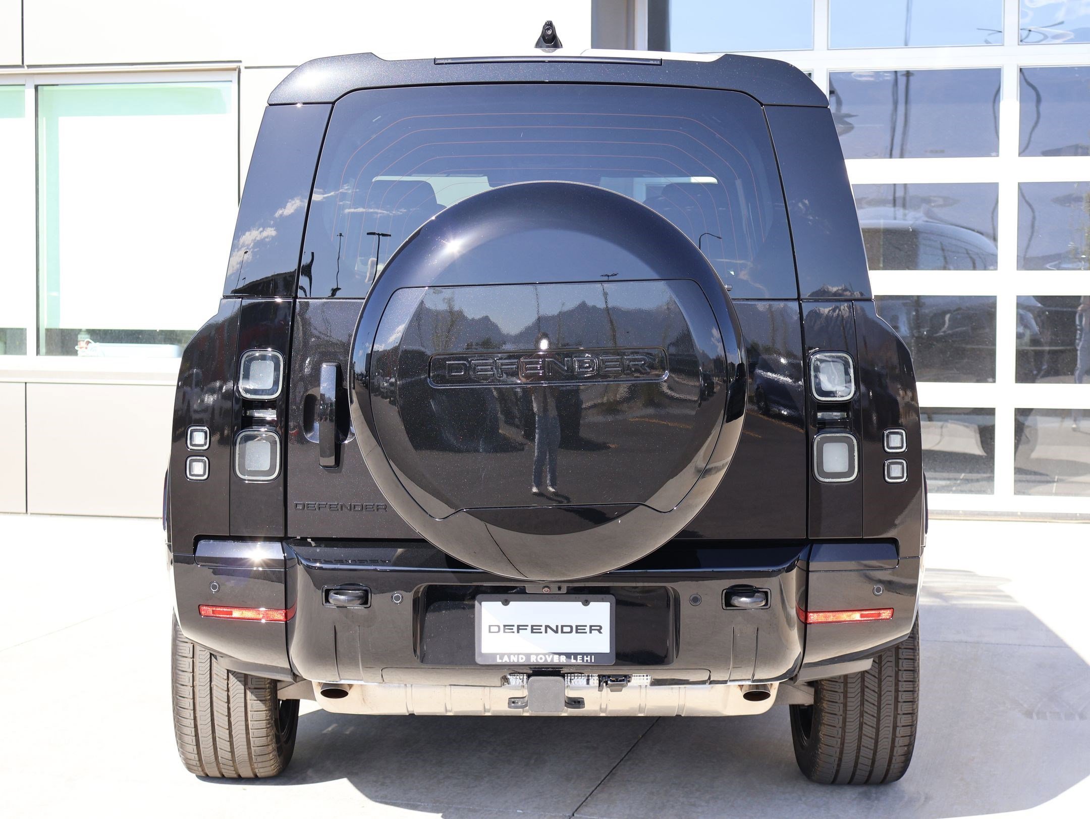 New 2026 Santorini Black LAND ROVER P400 X-Dynamic SE image 7