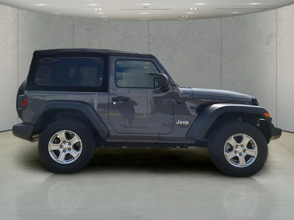 Used 2020 Gray Jeep Sport S image 6