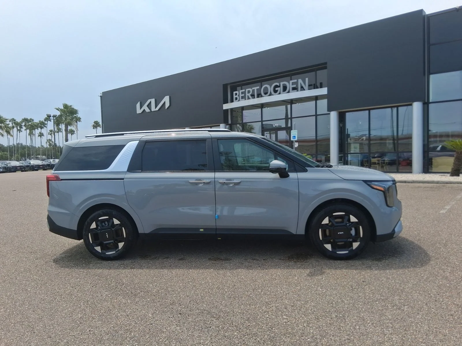 New 2026 White Kia EX image 3