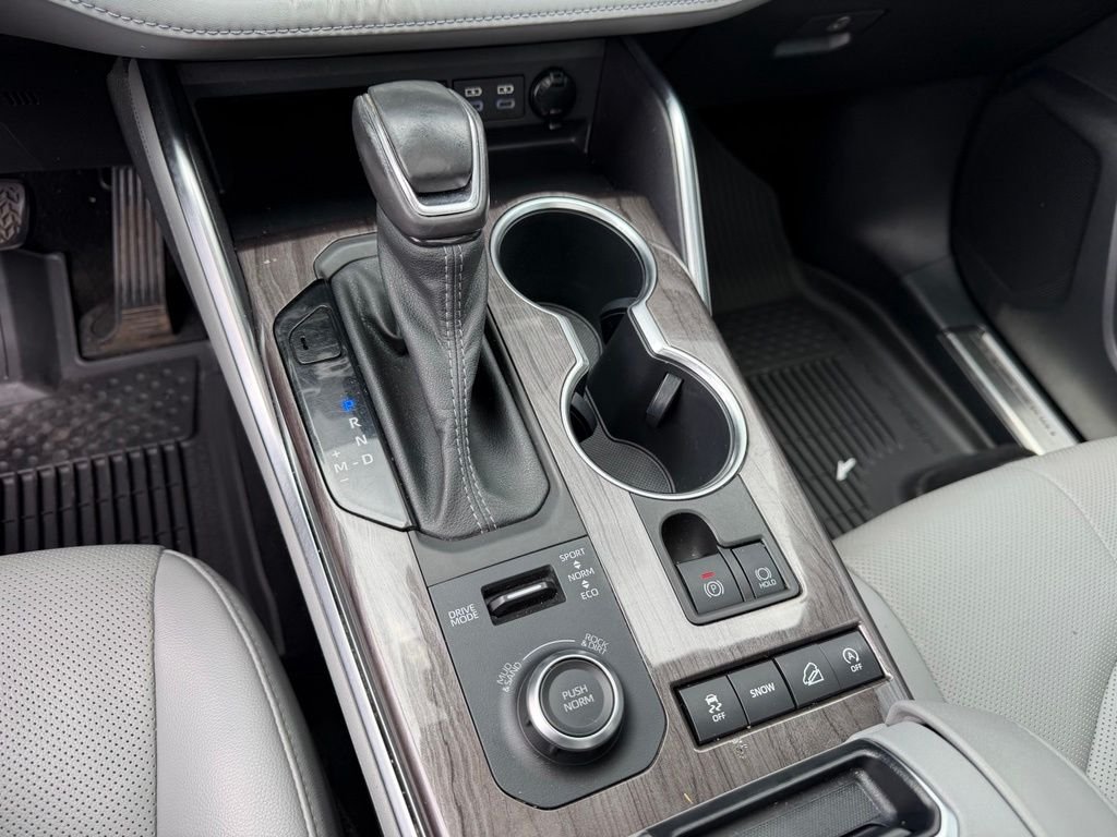 Used 2022 Magnetic Gray Metallic Toyota Platinum image 25