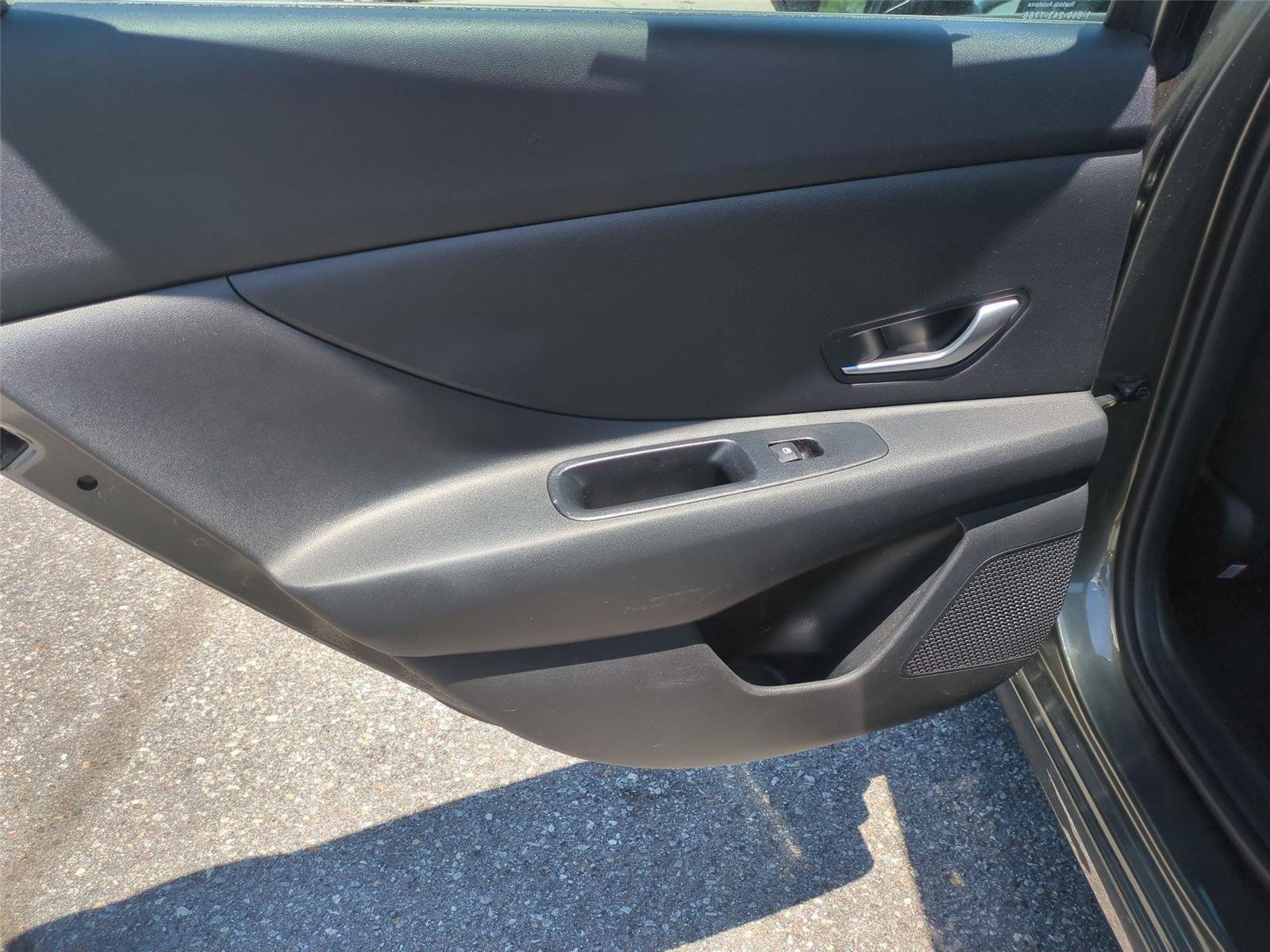 Used 2025 Amazon Gray Hyundai SE image 29