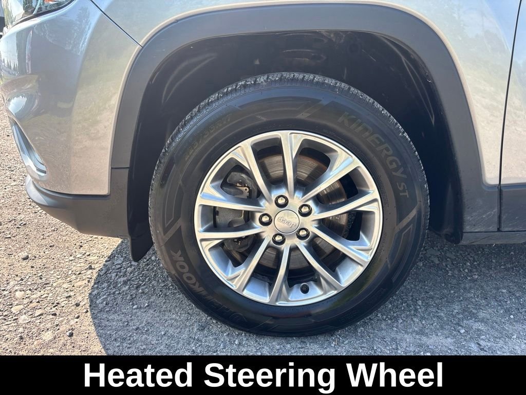 Used 2019 Silver Jeep Latitude Plus image 10