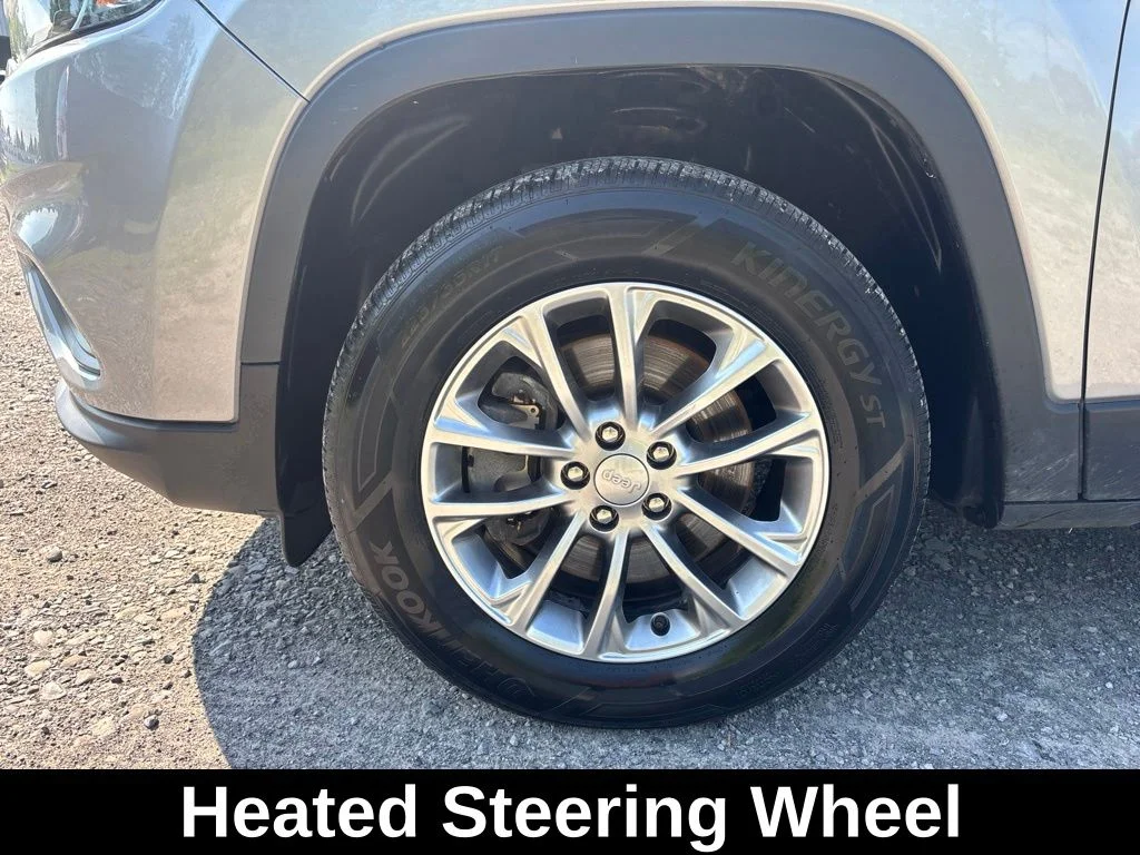 Used 2019 Silver Jeep Latitude Plus image 10