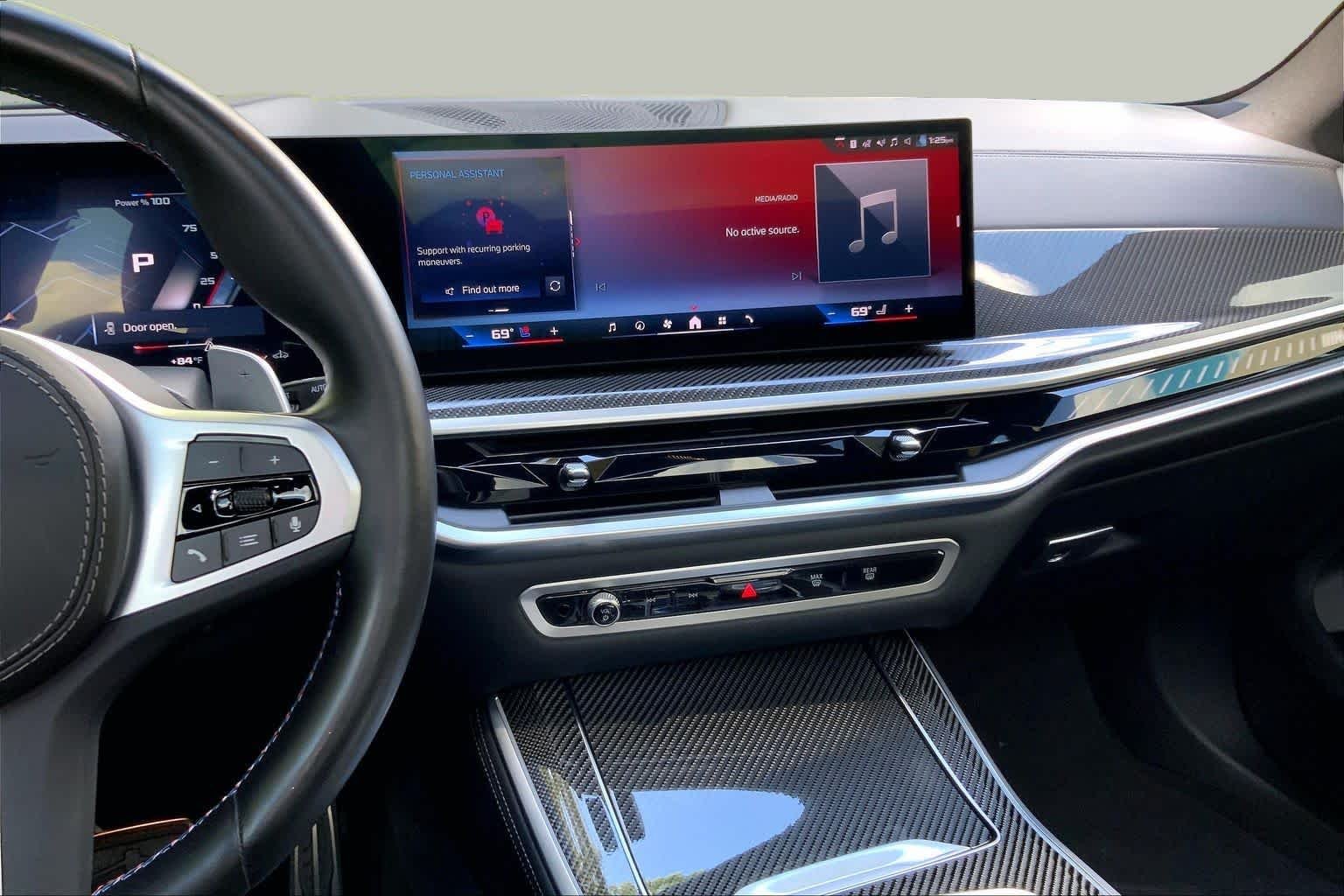 Used 2024 Alpine White BMW M60i image 7