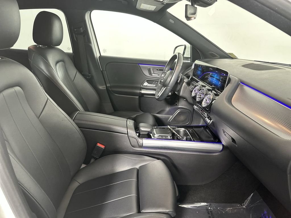 Used 2021 White Mercedes-Benz GLA 250 image 11