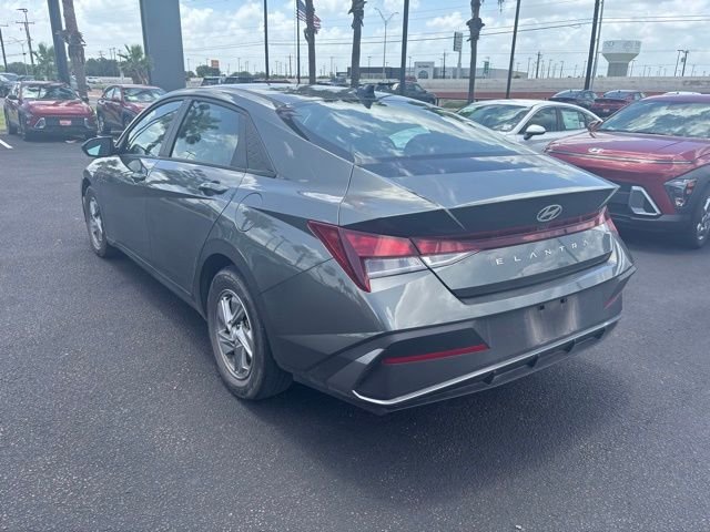 Used 2025 Gray Hyundai SE image 4