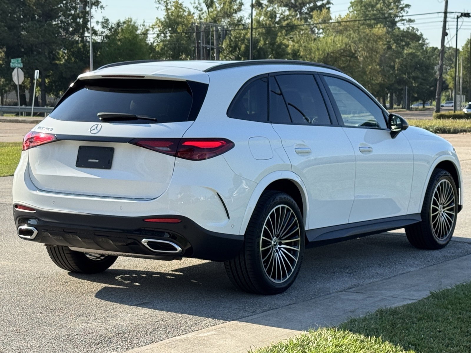 New 2026 Polar White Mercedes-Benz GLC 300 image 27