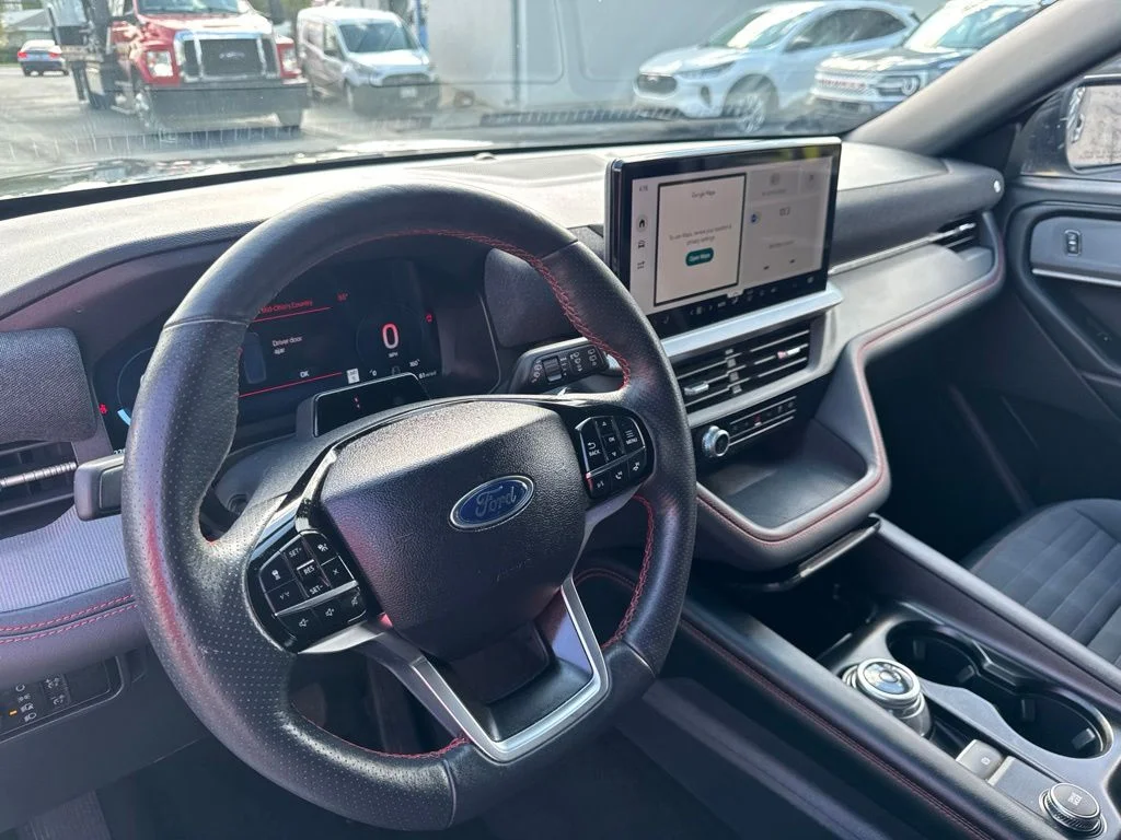 Used 2025 Gray Ford ST-Line image 11