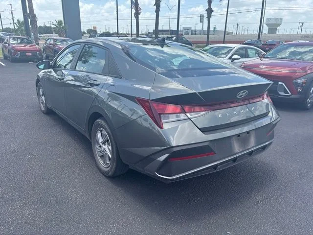 Certified Used 2025 Gray Hyundai SE image 4