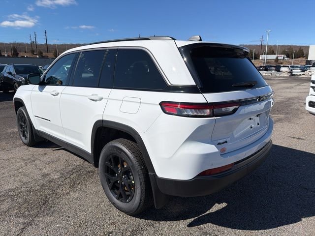 New 2026 Bright White Clear-Coat Exterior Paint Jeep Altitude image 5