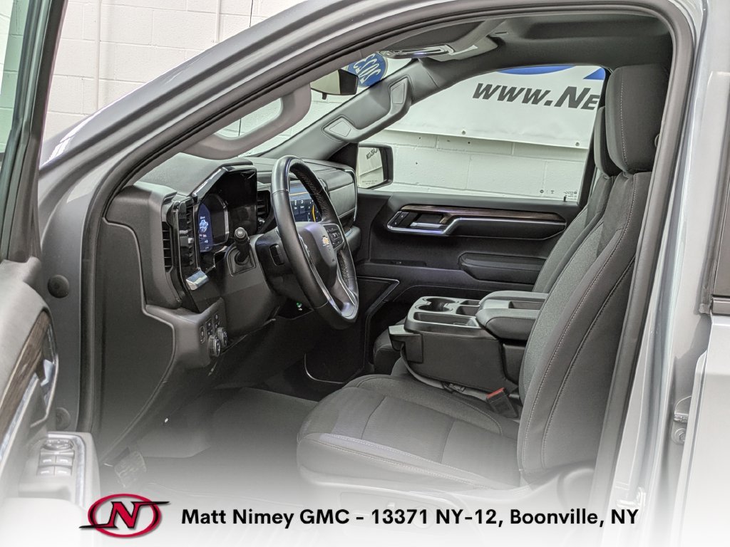 Used 2023 STERLING GRAY METALLIC Chevrolet LT image 4