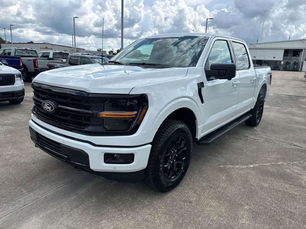 New 2026 White Ford XLT image 3