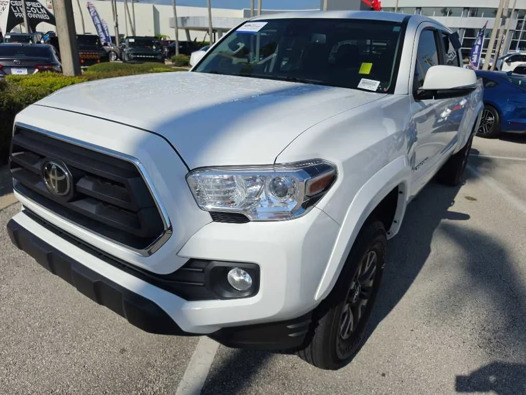 Used 2023 White Toyota SR5 image 10