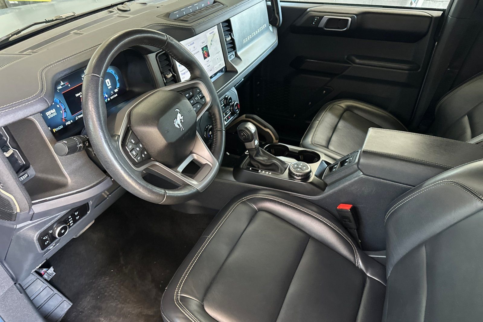 Used 2025 Gray Ford Badlands image 9