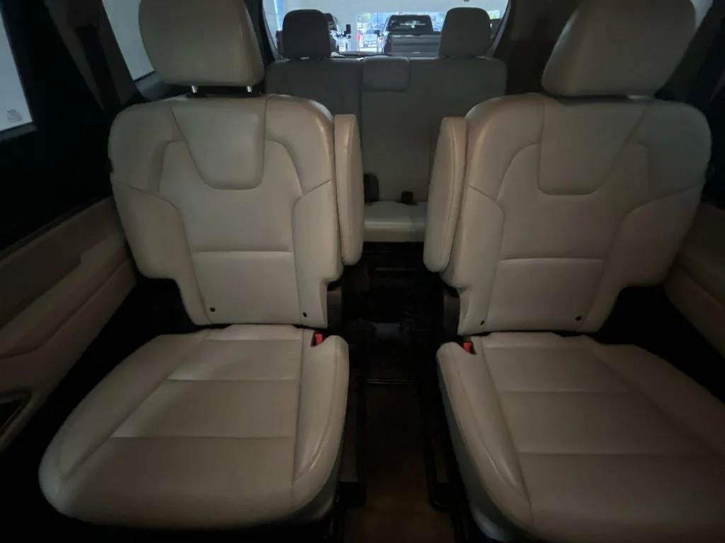 Used 2024 Glacial White Pearl Kia S FWD 3.8L V6 image 30